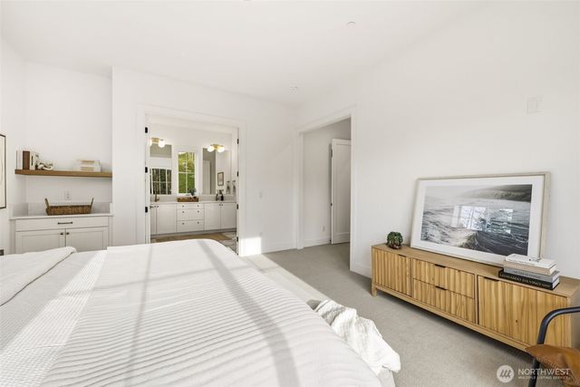 26030 NE 29th Place, Redmond, WA 98053