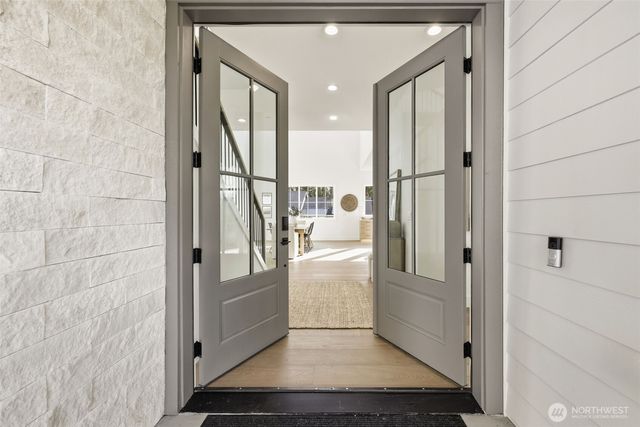 26030 NE 29th Place, Redmond, WA 98053