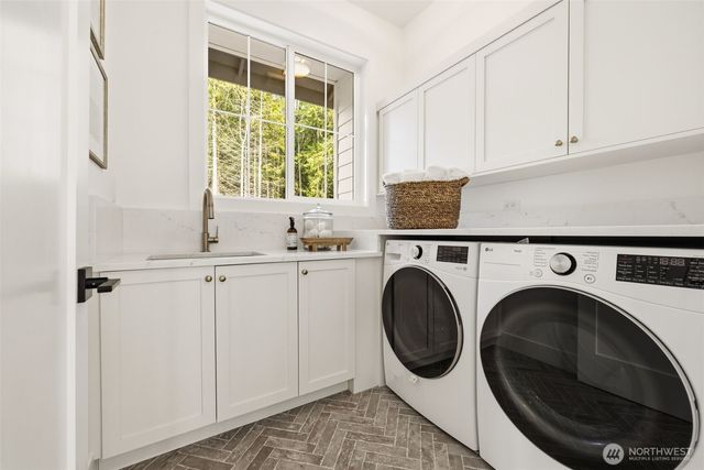 26030 NE 29th Place, Redmond, WA 98053