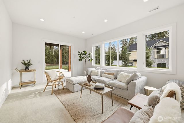 26030 NE 29th Place, Redmond, WA 98053