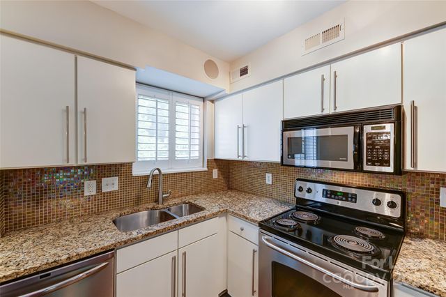 227 N Dotger Avenue, Charlotte, NC 28207