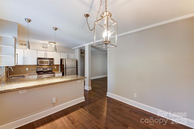 227 N Dotger Avenue, Charlotte, NC 28207