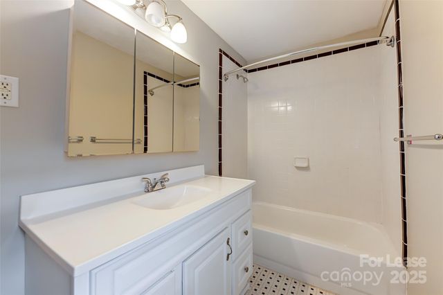 227 N Dotger Avenue, Charlotte, NC 28207