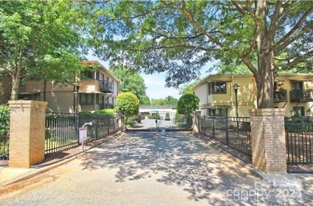 227 N Dotger Avenue, Charlotte, NC 28207