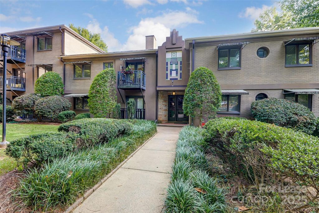 227 N Dotger Avenue, Charlotte, NC 28207