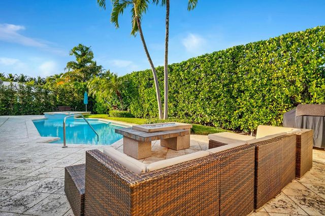 107 E Inlet Drive, Palm Beach, FL 33480