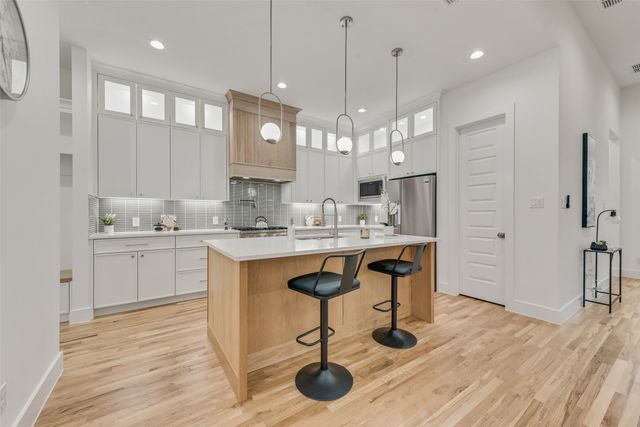 815 S Waverly Drive, Dallas, TX 75208