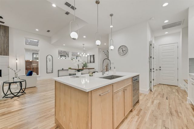 815 S Waverly Drive, Dallas, TX 75208