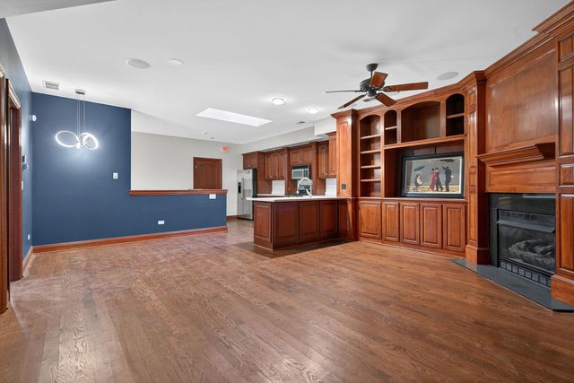 32 Uno Circle A-B, Joliet, IL 60435