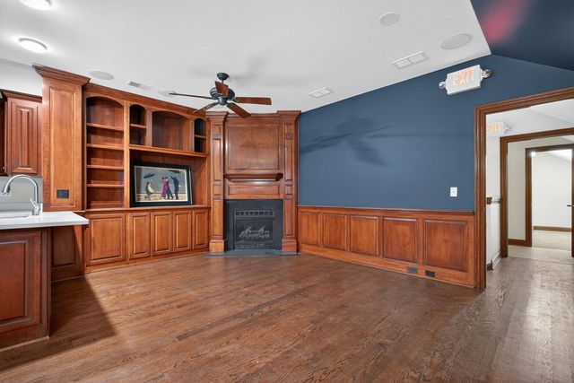 32 Uno Circle A-B, Joliet, IL 60435