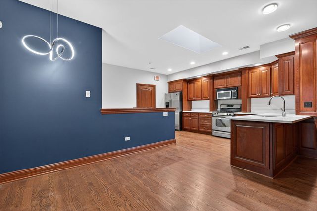 32 Uno Circle A-B, Joliet, IL 60435