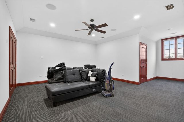 32 Uno Circle A-B, Joliet, IL 60435