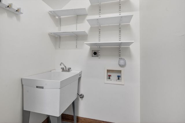 32 Uno Circle A-B, Joliet, IL 60435