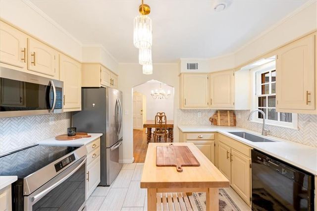 6013 W 61st Street, Mission, KS 66202