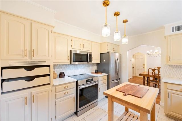6013 W 61st Street, Mission, KS 66202