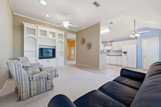 1812 Realistic Court, Bedford, TX 76021