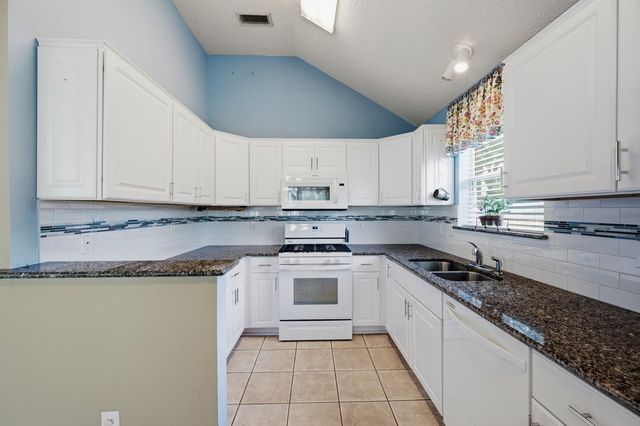1812 Realistic Court, Bedford, TX 76021