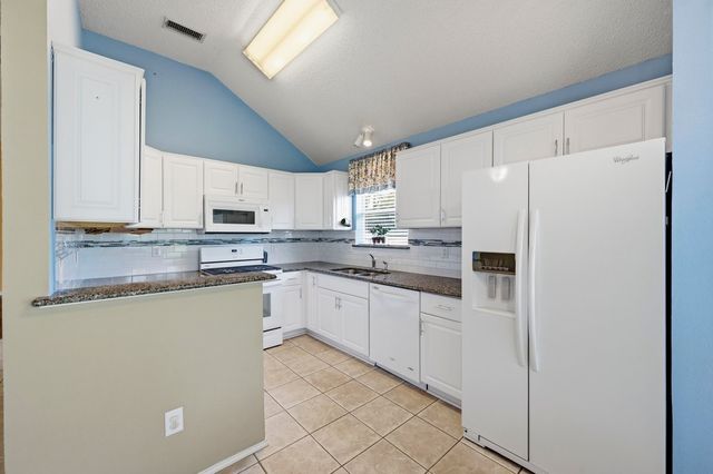 1812 Realistic Court, Bedford, TX 76021