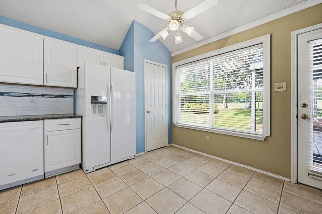 1812 Realistic Court, Bedford, TX 76021