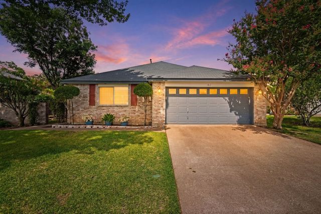 1812 Realistic Court, Bedford, TX 76021