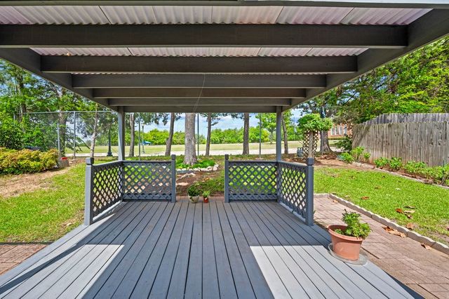 1812 Realistic Court, Bedford, TX 76021
