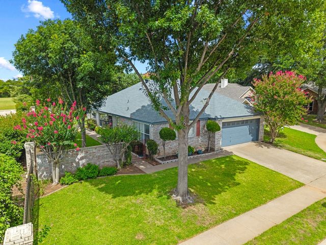 1812 Realistic Court, Bedford, TX 76021