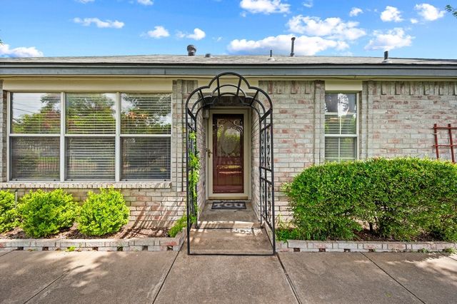 1812 Realistic Court, Bedford, TX 76021
