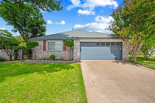 1812 Realistic Court, Bedford, TX 76021