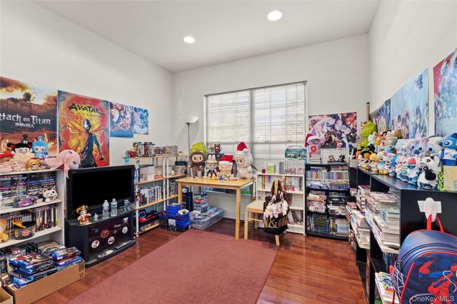 33 Pinehurst Drive, Mount Sinai, NY 11766