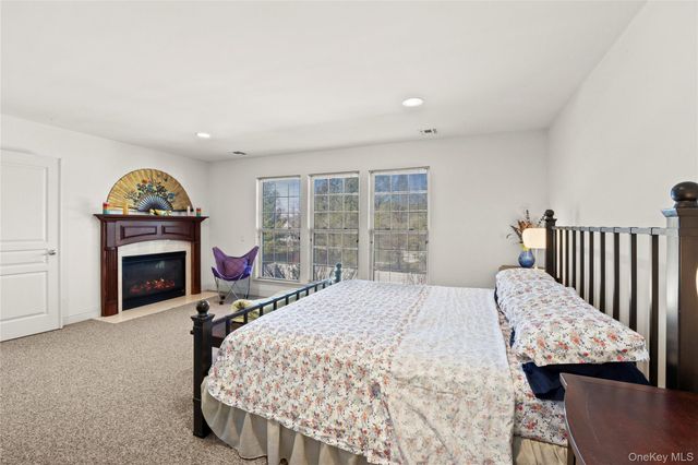 33 Pinehurst Drive, Mount Sinai, NY 11766