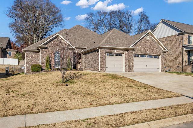 7009 Whisperwood Ave, Spring Hill, TN 37174