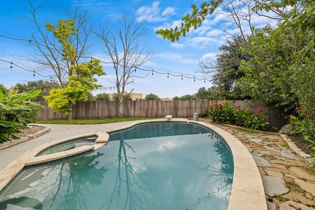 16019 Dark LN, Austin, TX 78717