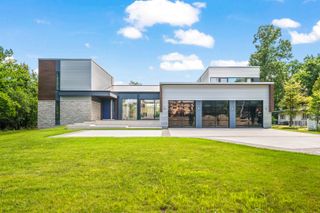 711 Becker Road, Glenview, IL 60025