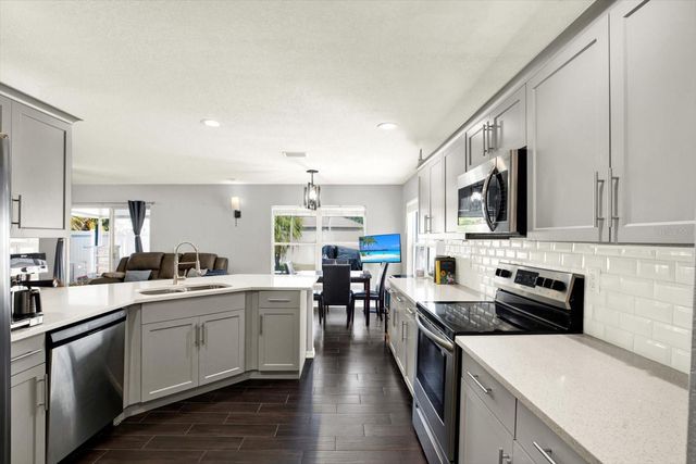 11434 CRESTLAKE VILLAGE DRIVE, Riverview, FL 33569