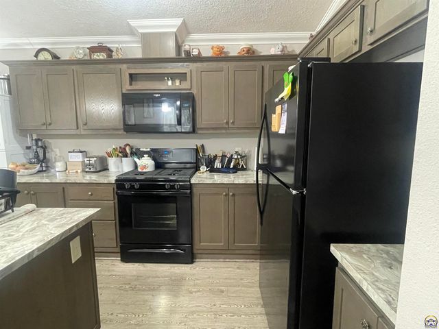 123 SE 46th CT, Topeka, KS 66609