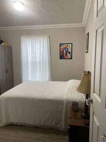 123 SE 46th CT, Topeka, KS 66609