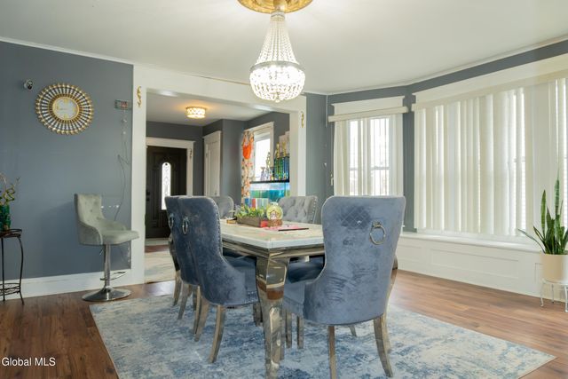 818 Bedford Road, Schenectady, NY 12308