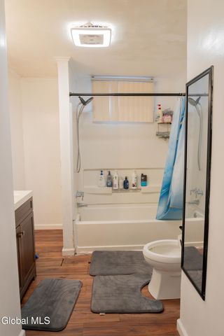 818 Bedford Road, Schenectady, NY 12308