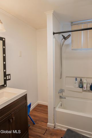 818 Bedford Road, Schenectady, NY 12308