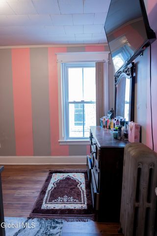 818 Bedford Road, Schenectady, NY 12308