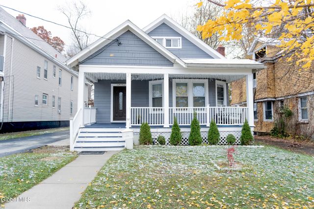 818 Bedford Road, Schenectady, NY 12308