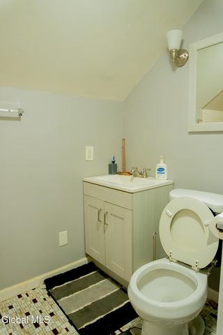 818 Bedford Road, Schenectady, NY 12308