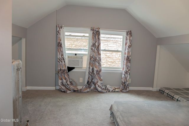 818 Bedford Road, Schenectady, NY 12308