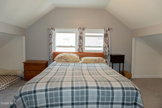 818 Bedford Road, Schenectady, NY 12308