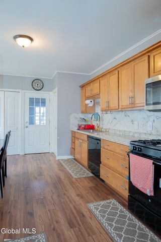 818 Bedford Road, Schenectady, NY 12308