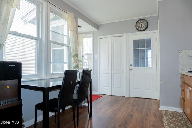 818 Bedford Road, Schenectady, NY 12308