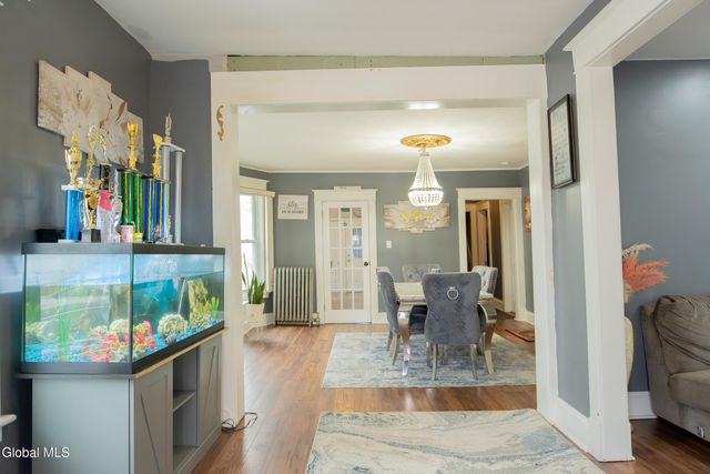 818 Bedford Road, Schenectady, NY 12308