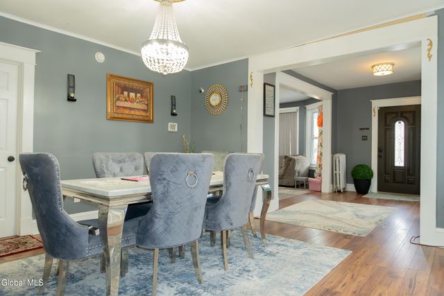 818 Bedford Road, Schenectady, NY 12308