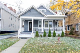 818 Bedford Road, Schenectady, NY 12308