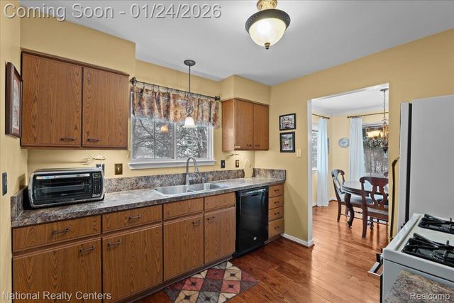 485 Winwood Circle 115, Walled Lake, MI 48390